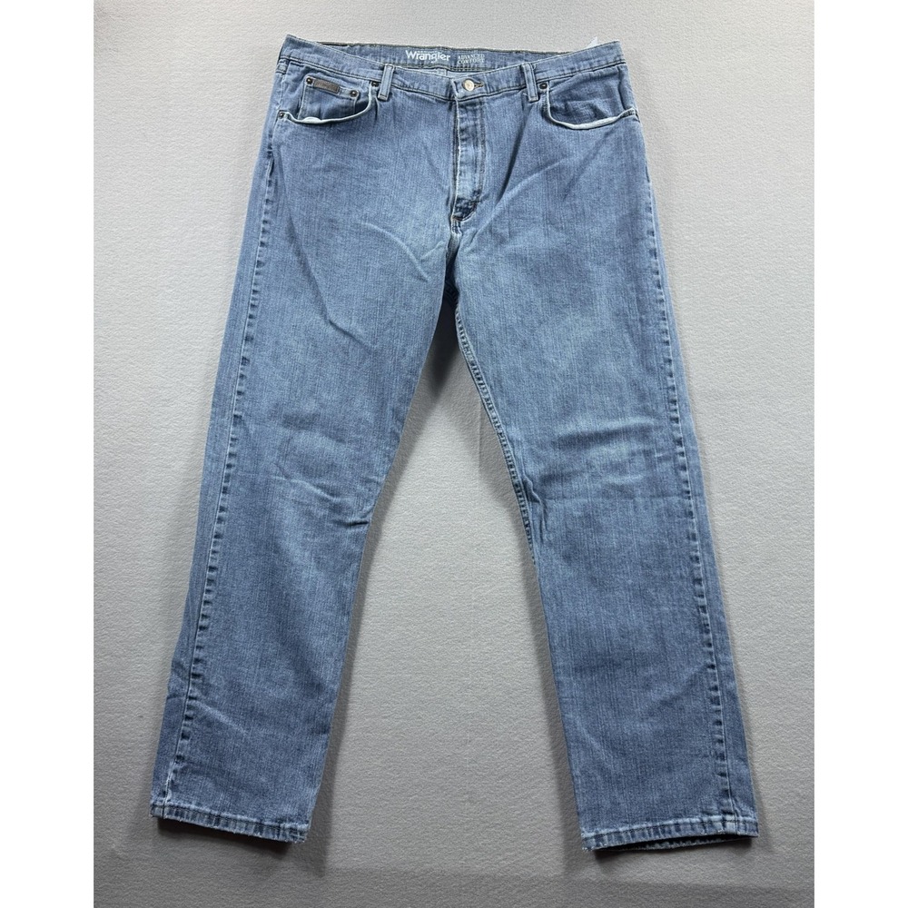 Wrangler Advanced Comfort Jeans Mens 38x32 (Fit 38x30) Light Wash Straight Denim